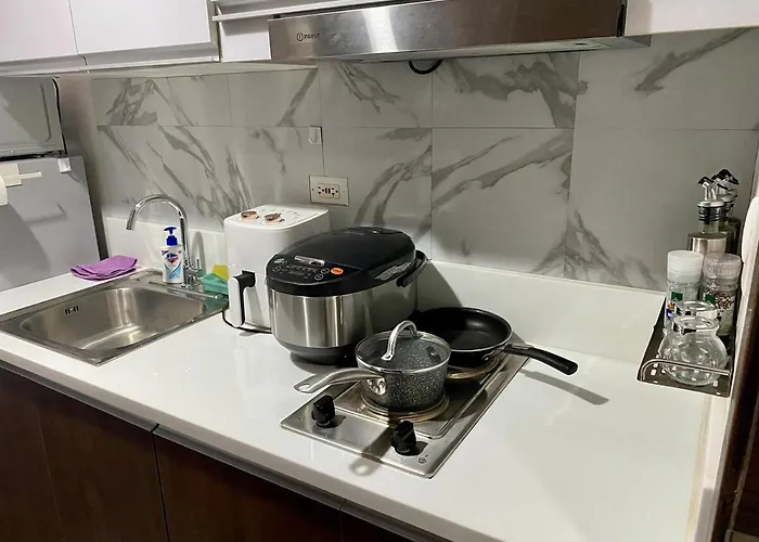 Apartment Executive Air Style Comfort Makati 300 Mbps *