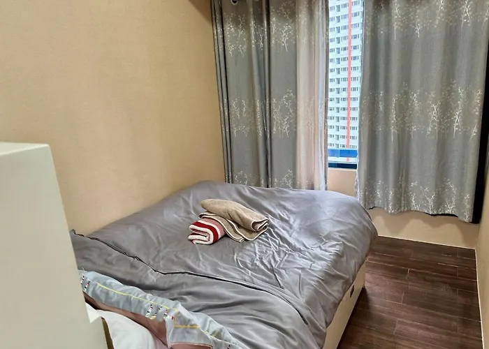 Executive Air Style Comfort Makati 300 Mbps Apartment