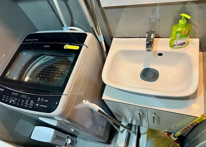 Apartment Executive Air Style Comfort Makati 300 Mbps Manila