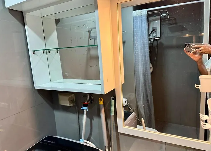 Apartment Executive Air Style Comfort Makati 300 Mbps *